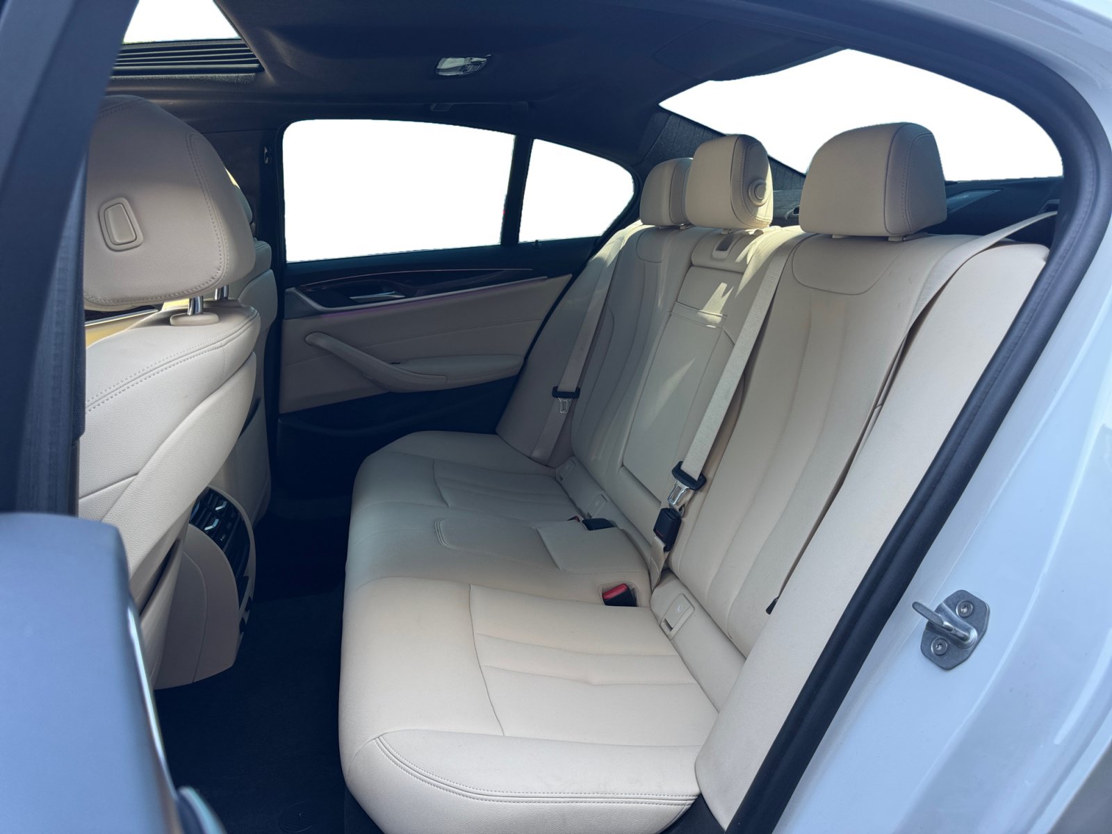 Used 2019 BMW 530i w/ Convenience Package RWD image 13