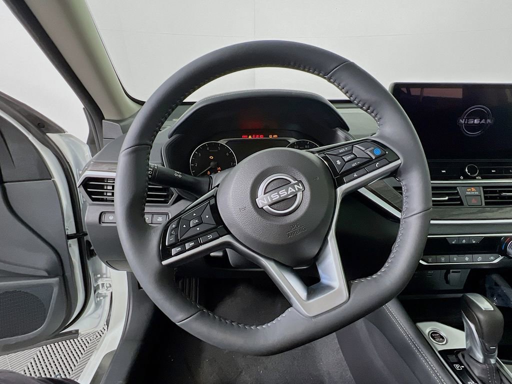 New 2025 Nissan Altima 2.5 SL image 9