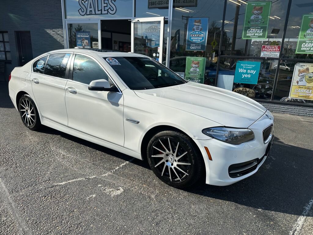 Used 2014 BMW 528i xDrive Sedan AWD/4WD image 3