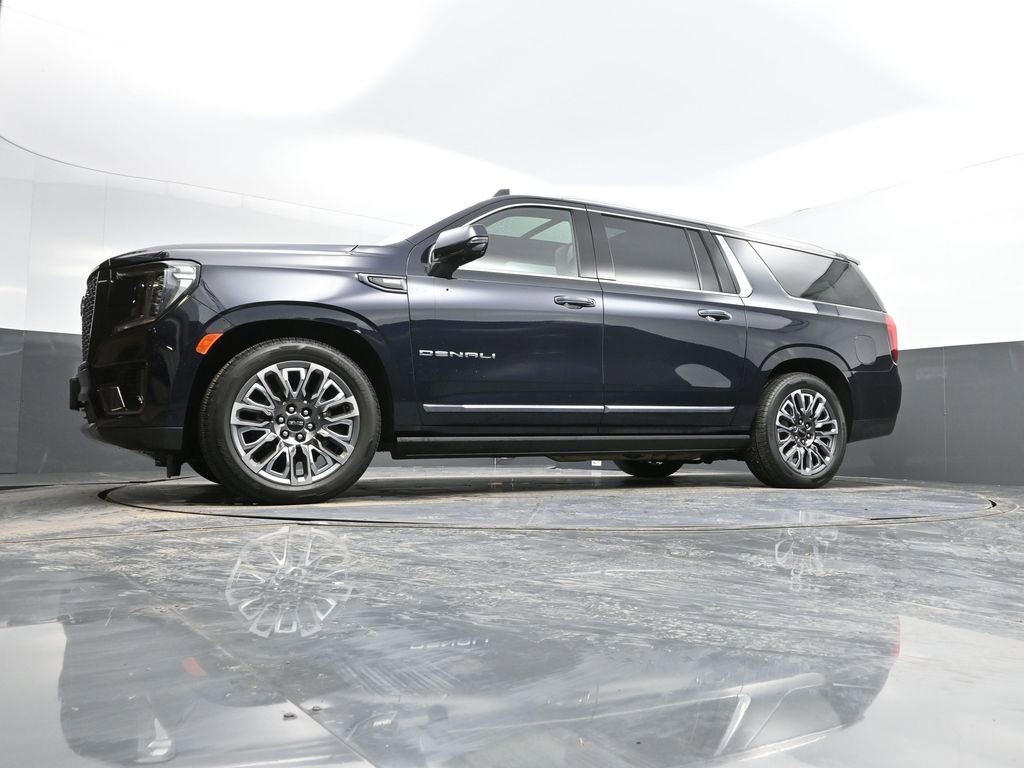 Used 2023 GMC Yukon XL Denali Ultimate image 37