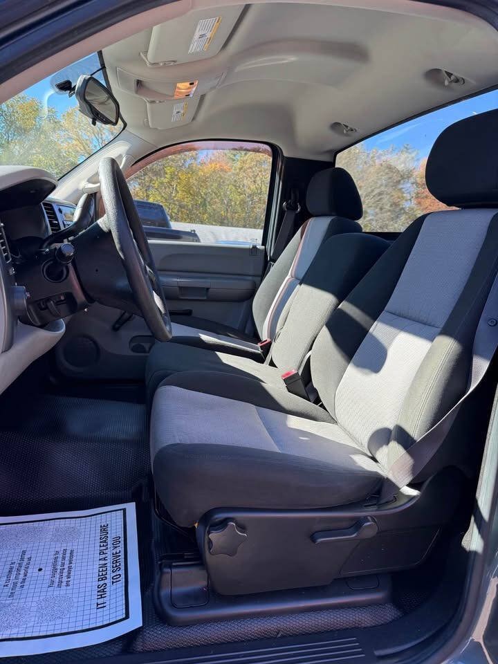 Used 2009 GMC Sierra 1500 W/T RWD image 7