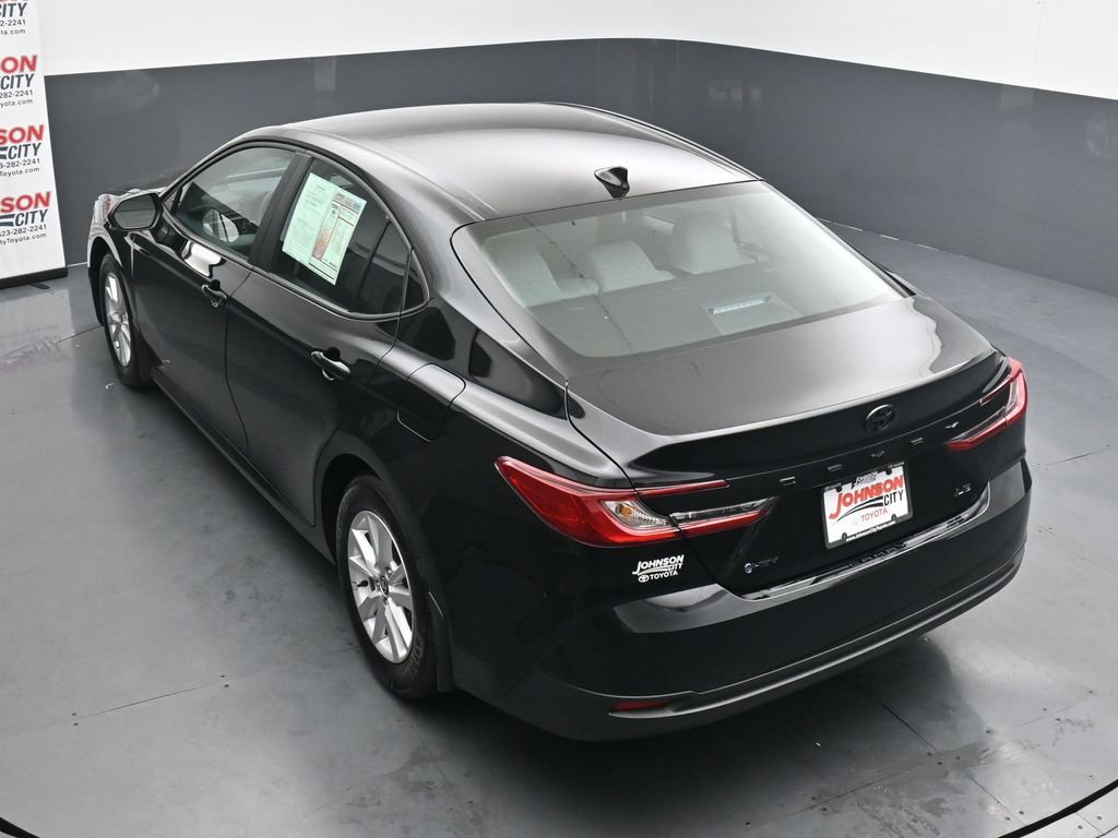 Used 2025 Toyota Camry LE FWD image 28