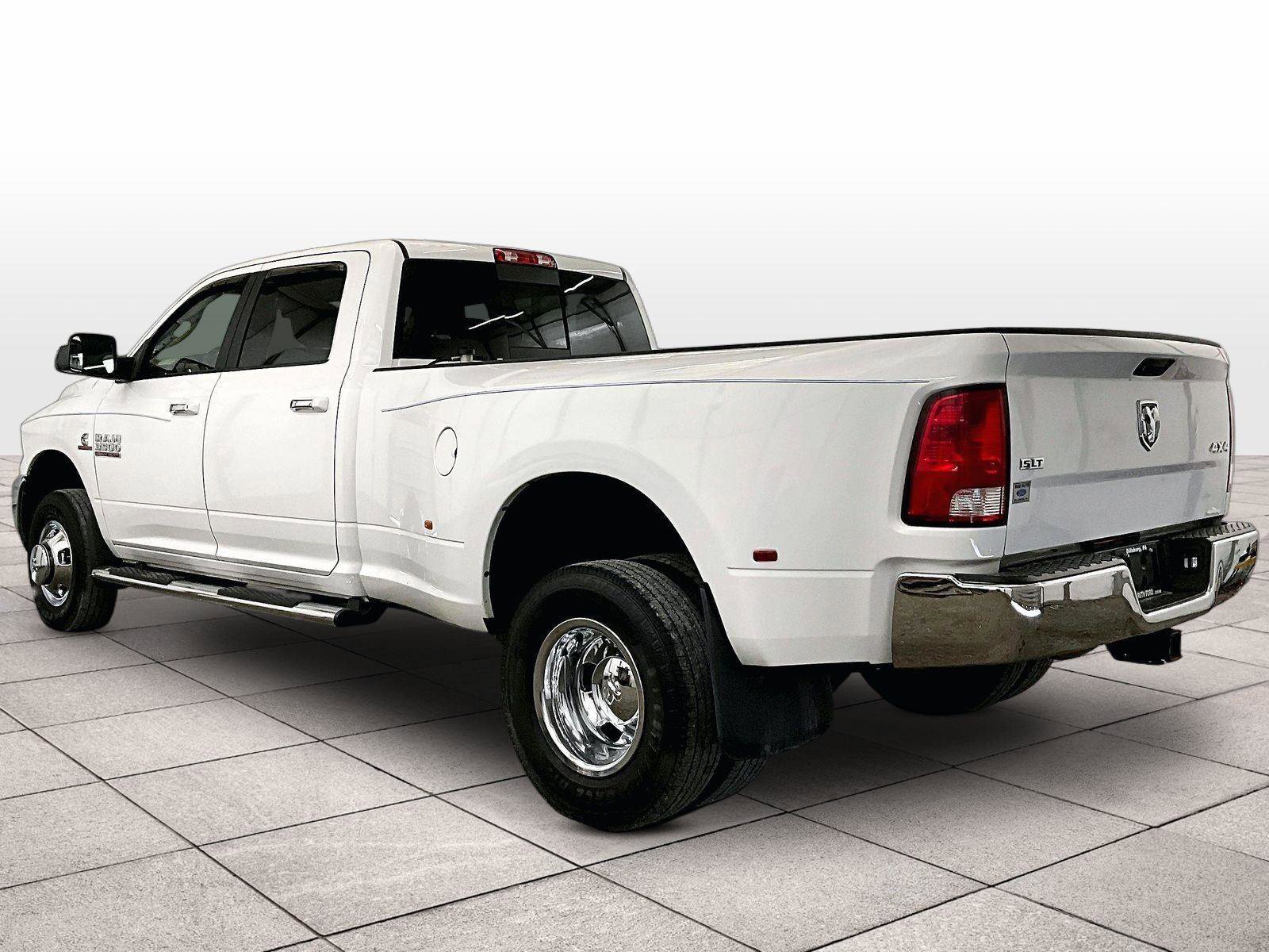 Used 2018 RAM 3500 SLT AWD/4WD image 10