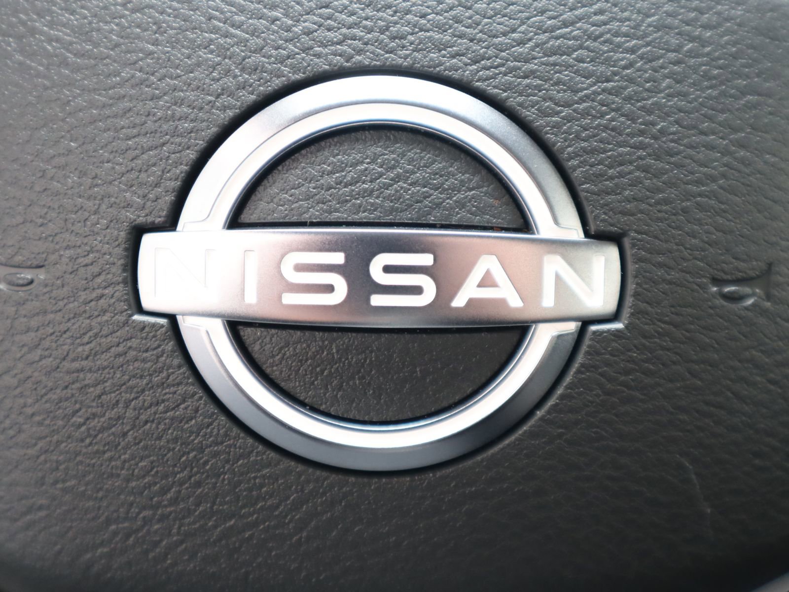 Used 2024 Nissan Ariya AWD image 37