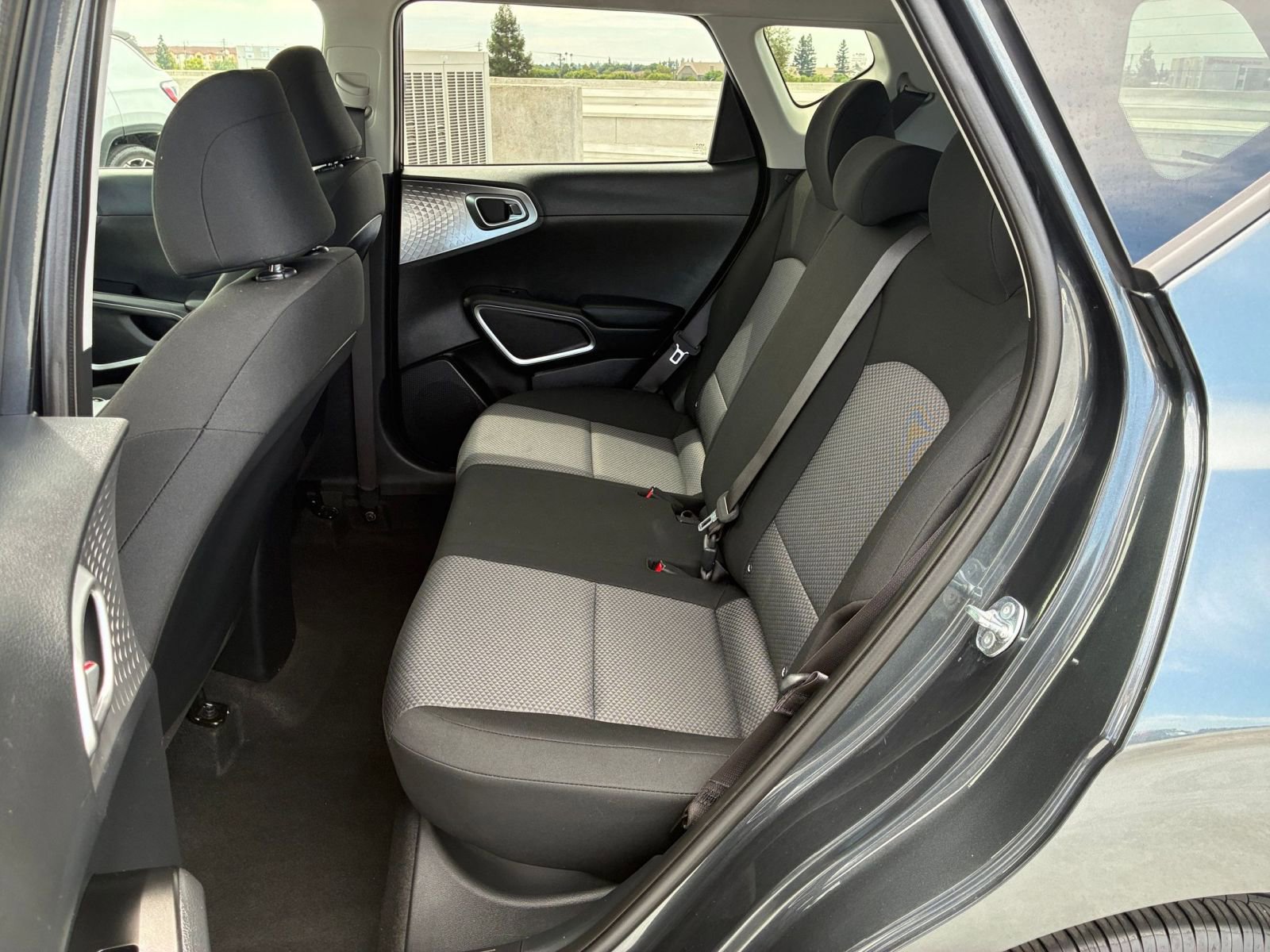 Used 2025 Kia Soul LX w/ LX Technology Package FWD image 22