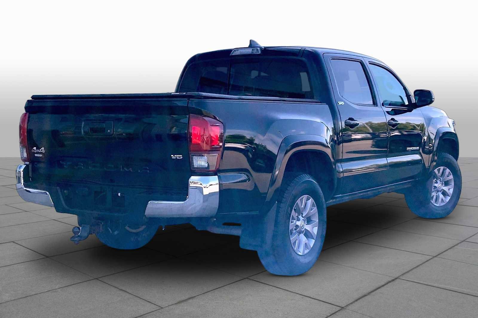 Used 2019 Toyota Tacoma SR5 AWD/4WD image 13