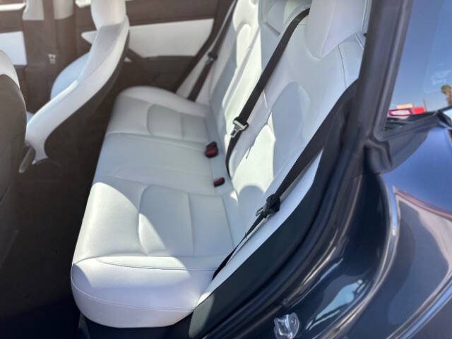 Used 2019 Tesla Model 3 Long Range RWD image 10