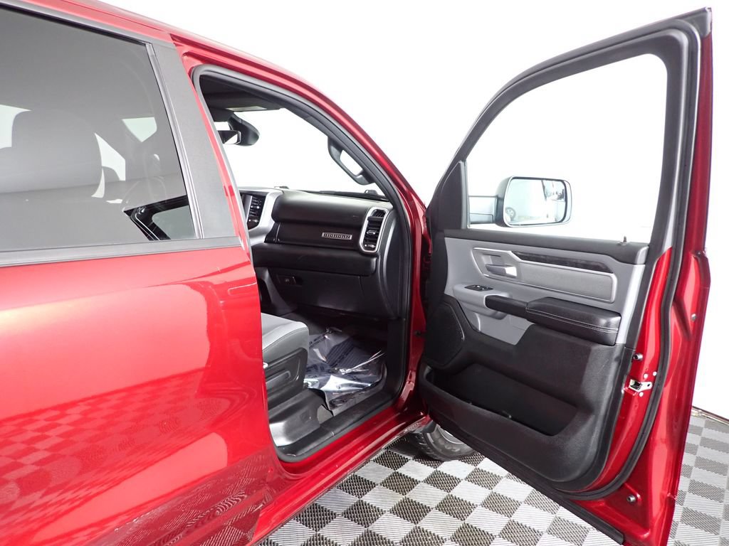 Used 2021 RAM 1500 Big Horn AWD/4WD image 30