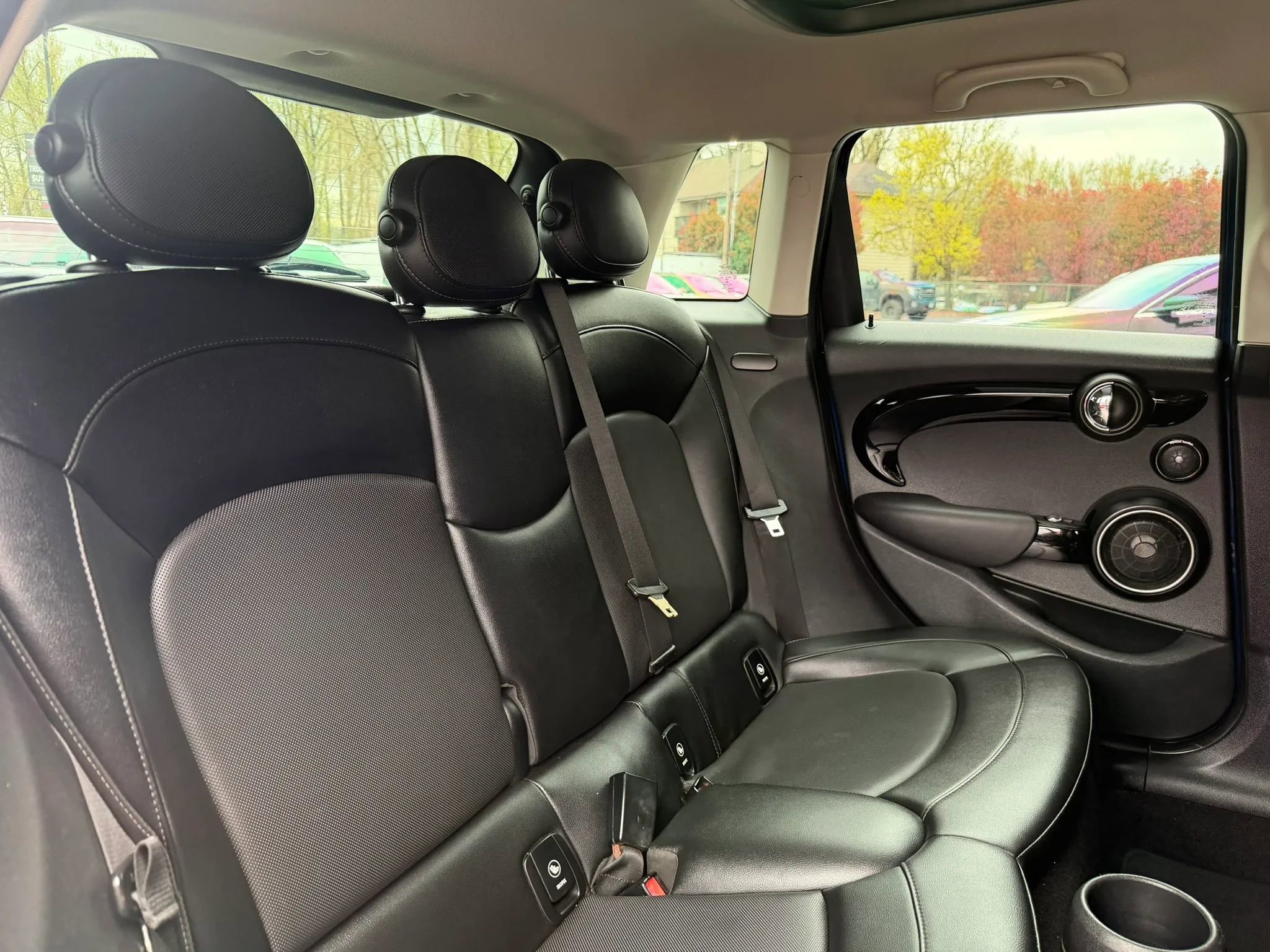 Used 2015 MINI Cooper S image 24