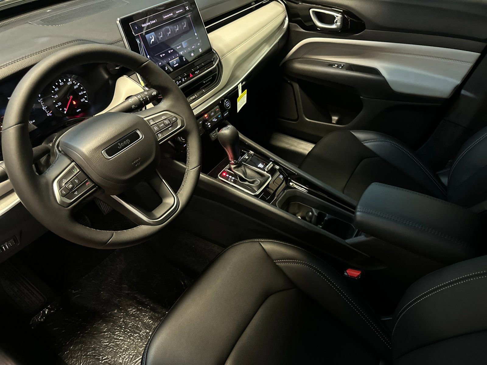 New 2026 Jeep Compass Limited image 9