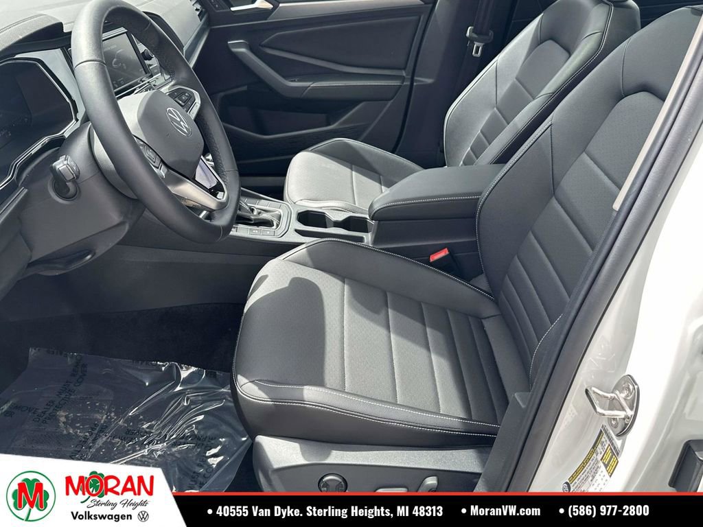 Certified 2023 Volkswagen Jetta SE w/ Panoramic Sunroof Package FWD image 18
