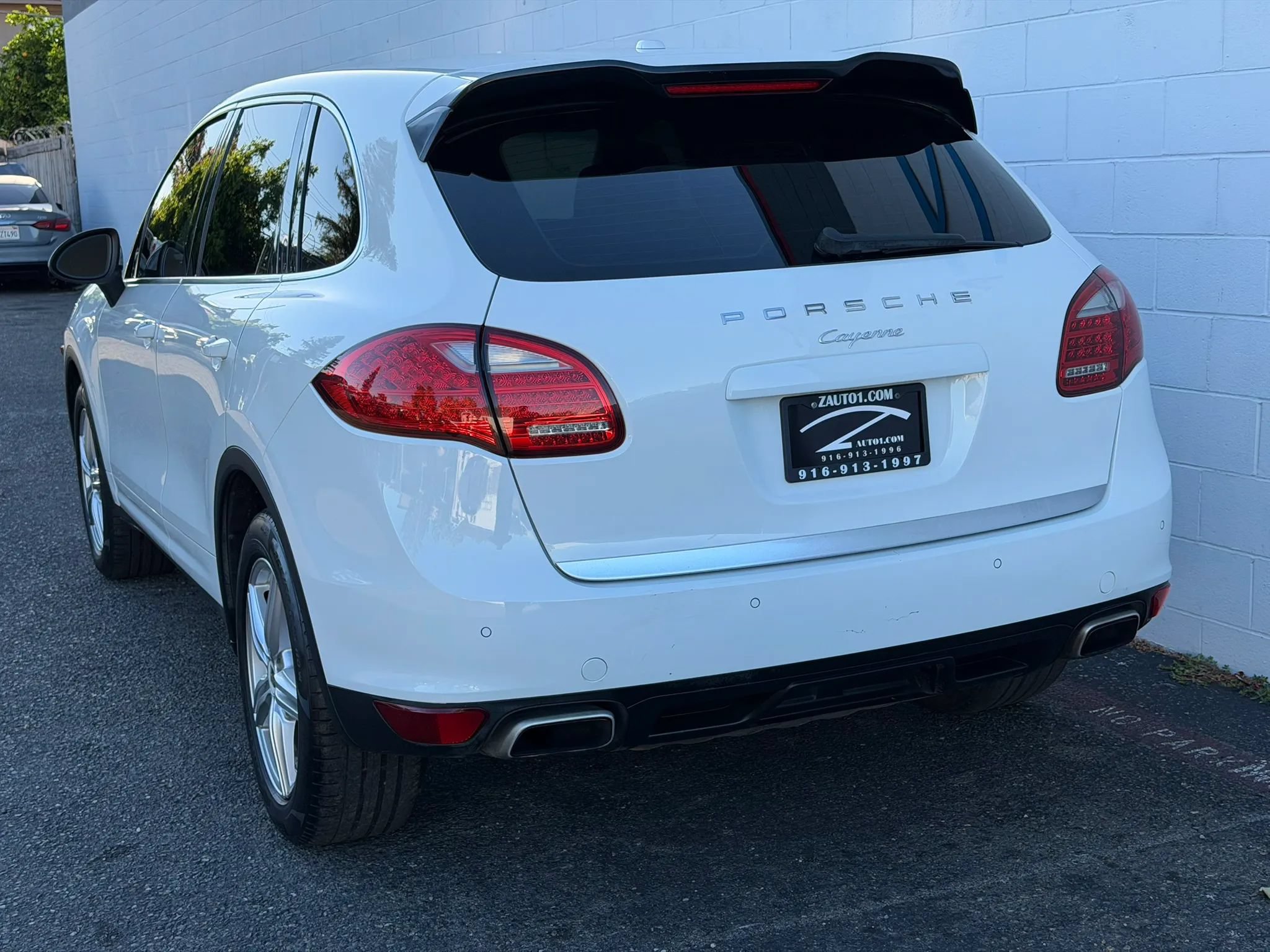Used 2012 Porsche Cayenne AWD/4WD image 4