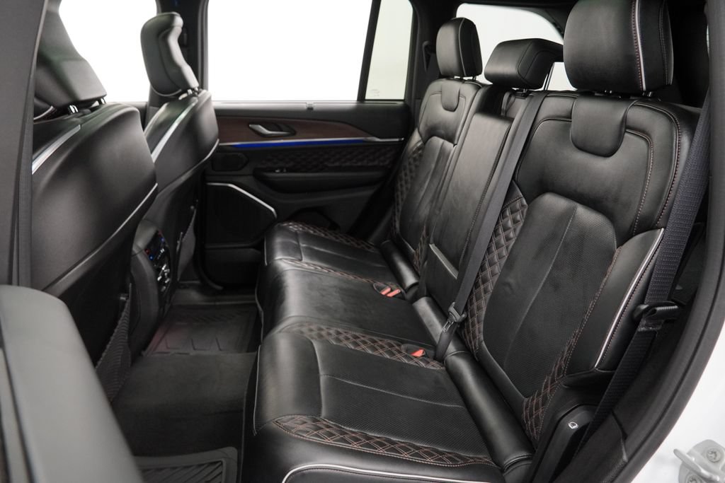 Certified 2022 Jeep Grand Cherokee Summit w/ Adv Protech Group IV AWD/4WD image 19