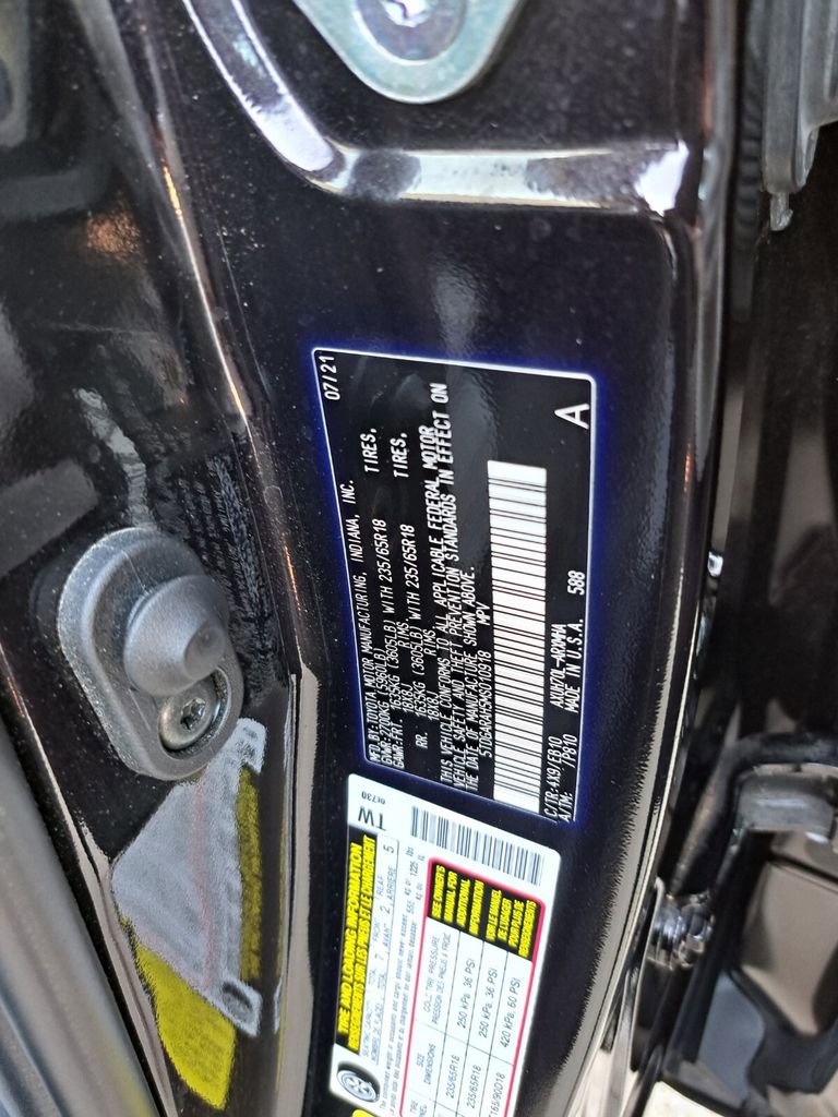 Used 2021 Toyota Highlander XLE image 29