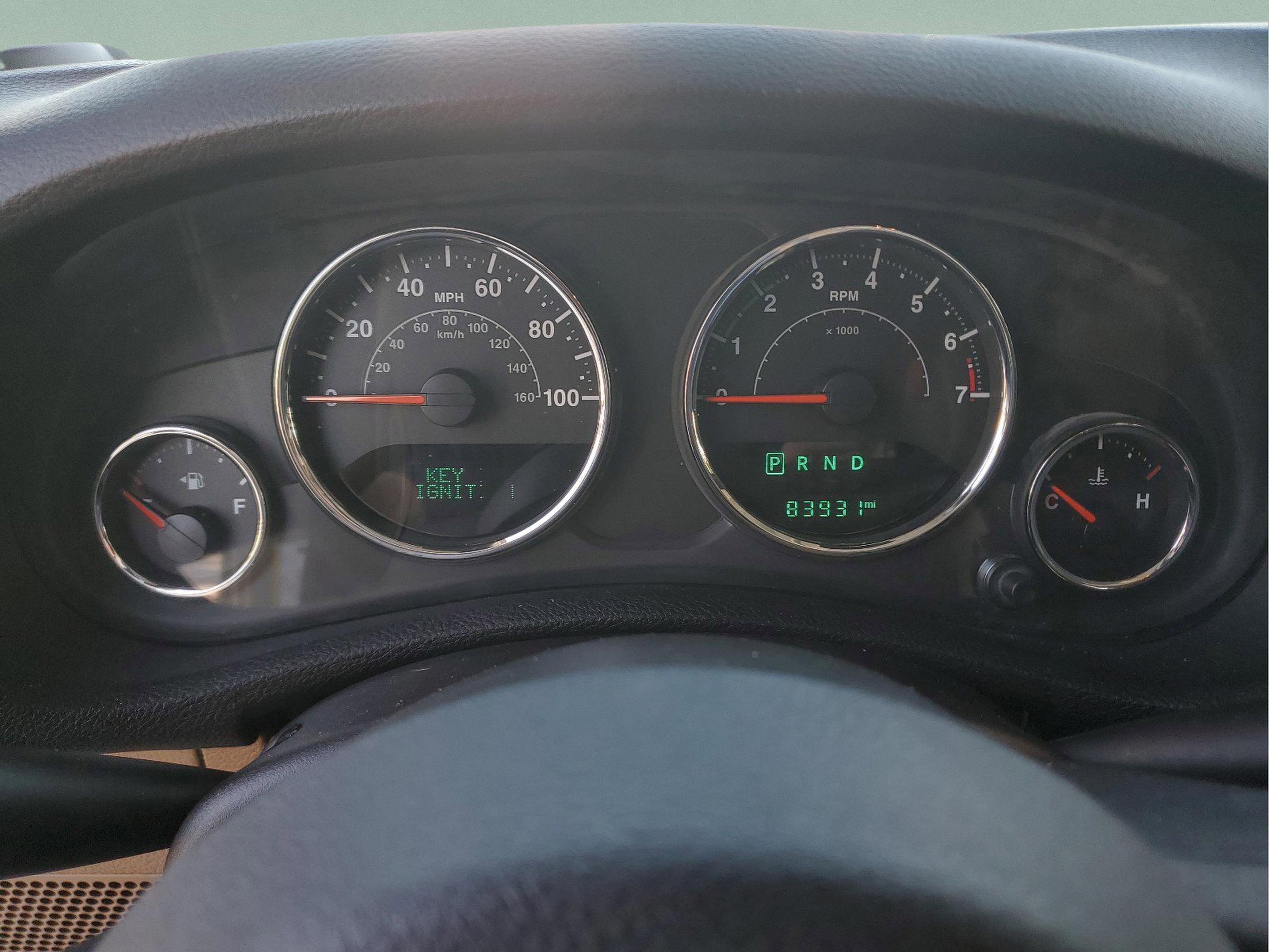 Used 2016 Jeep Wrangler Unlimited Sahara w/ Connectivity Group AWD/4WD image 28