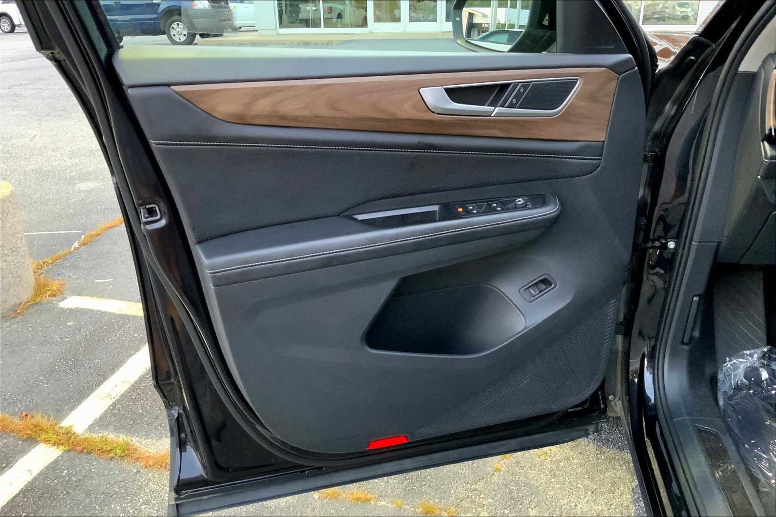 Used 2024 Volkswagen Atlas SE image 20