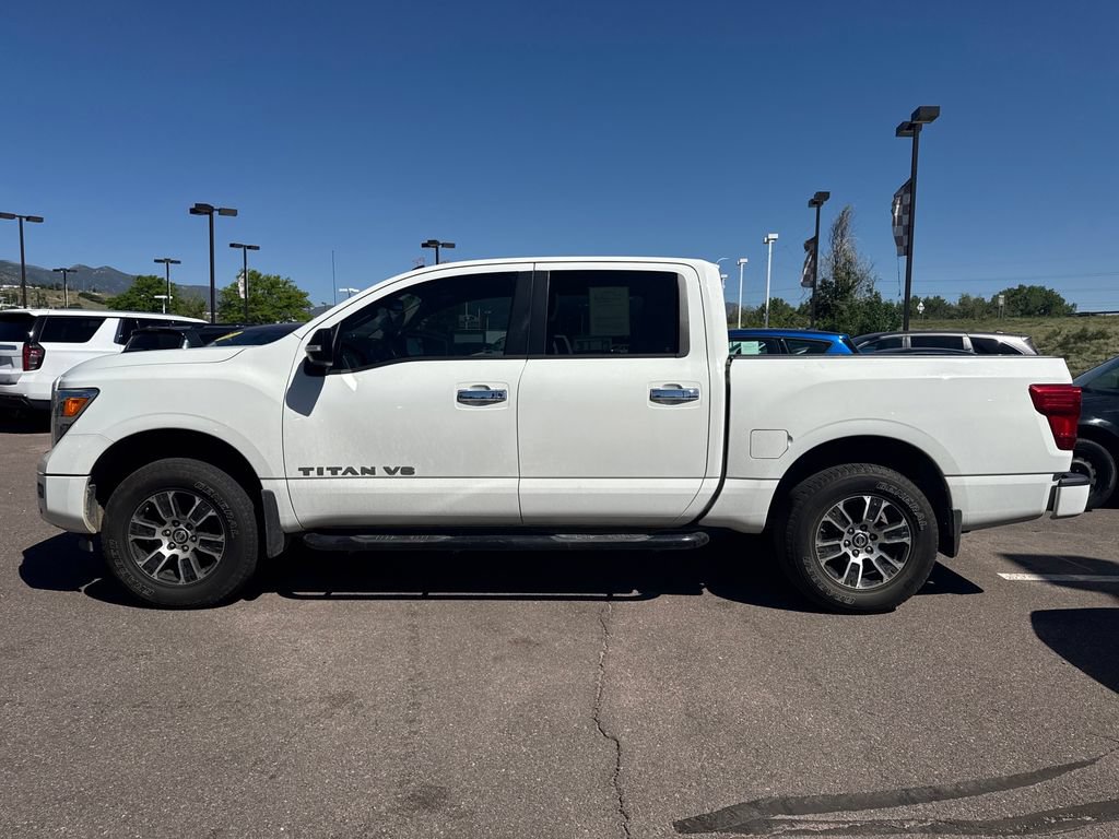 Used 2020 Nissan Titan SV w/ SV Convenience Package RWD image 9