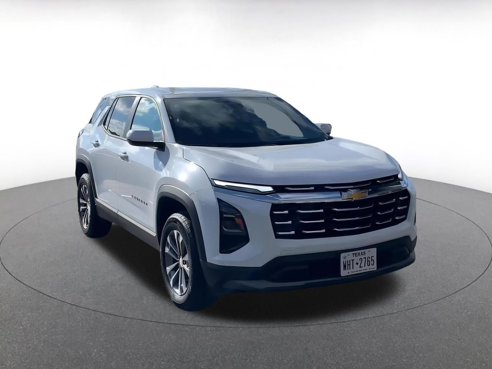 Used 2025 Chevrolet Equinox LT image 3