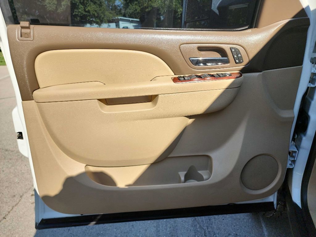 Used 2014 Chevrolet Silverado 3500 LTZ w/ LTZ Plus Package AWD/4WD image 18