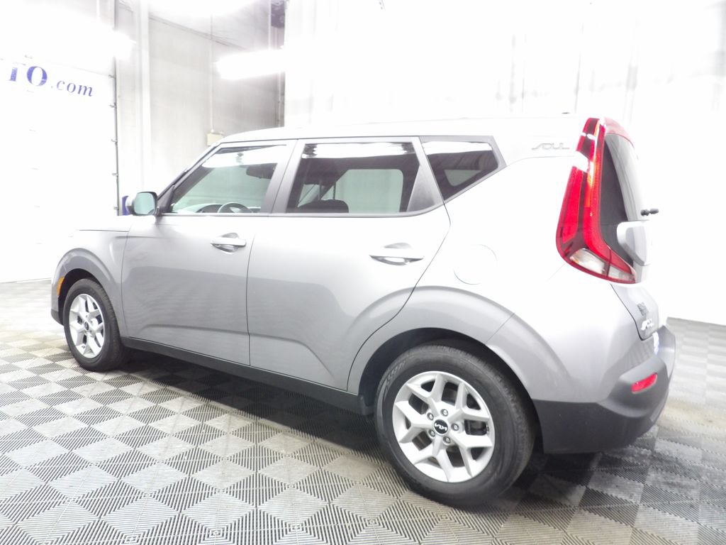 Used 2022 Kia Soul LX w/ Technology Package FWD image 6