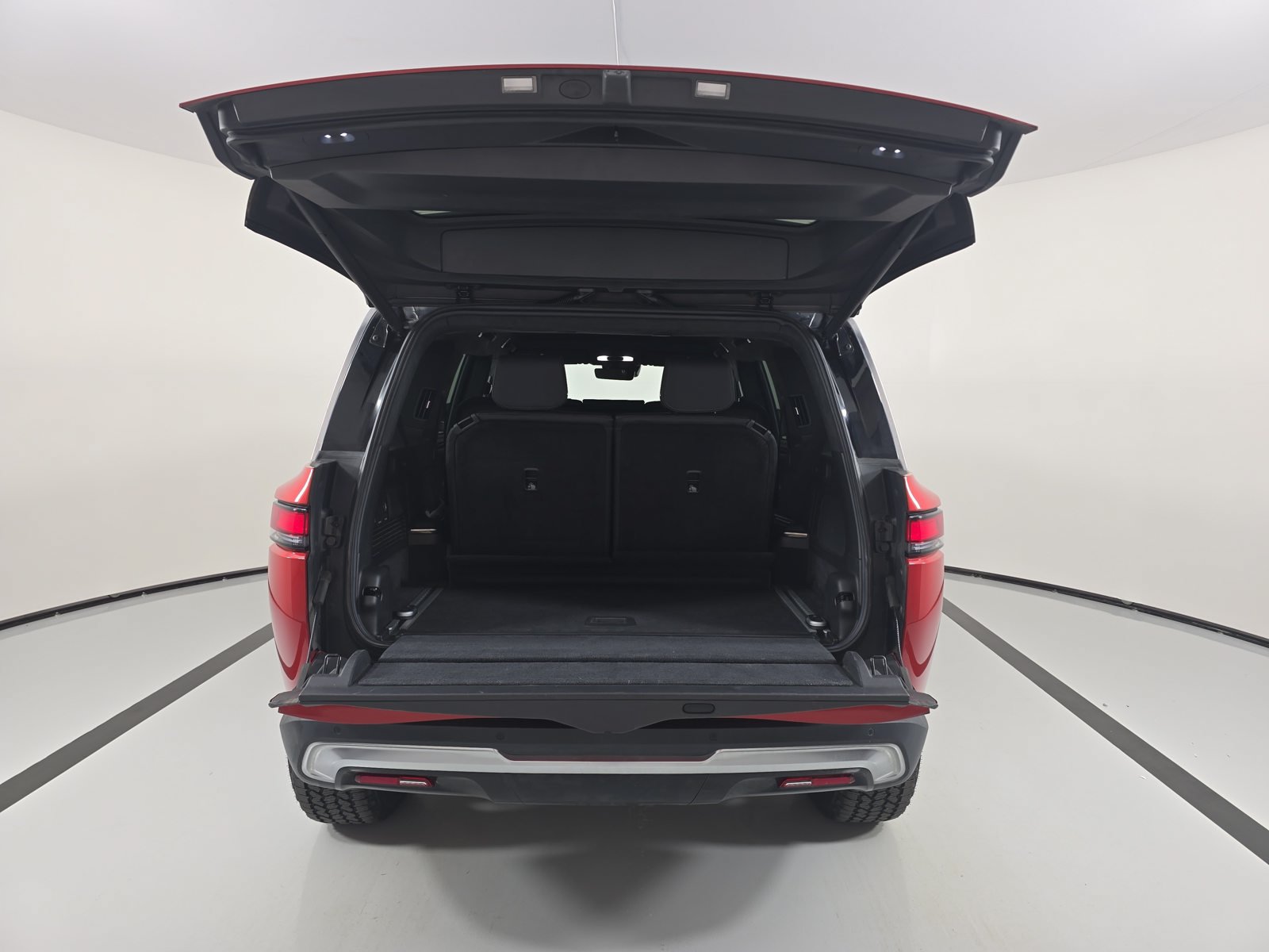 Used 2024 Rivian R1S Adventure Dual AWD/4WD image 15