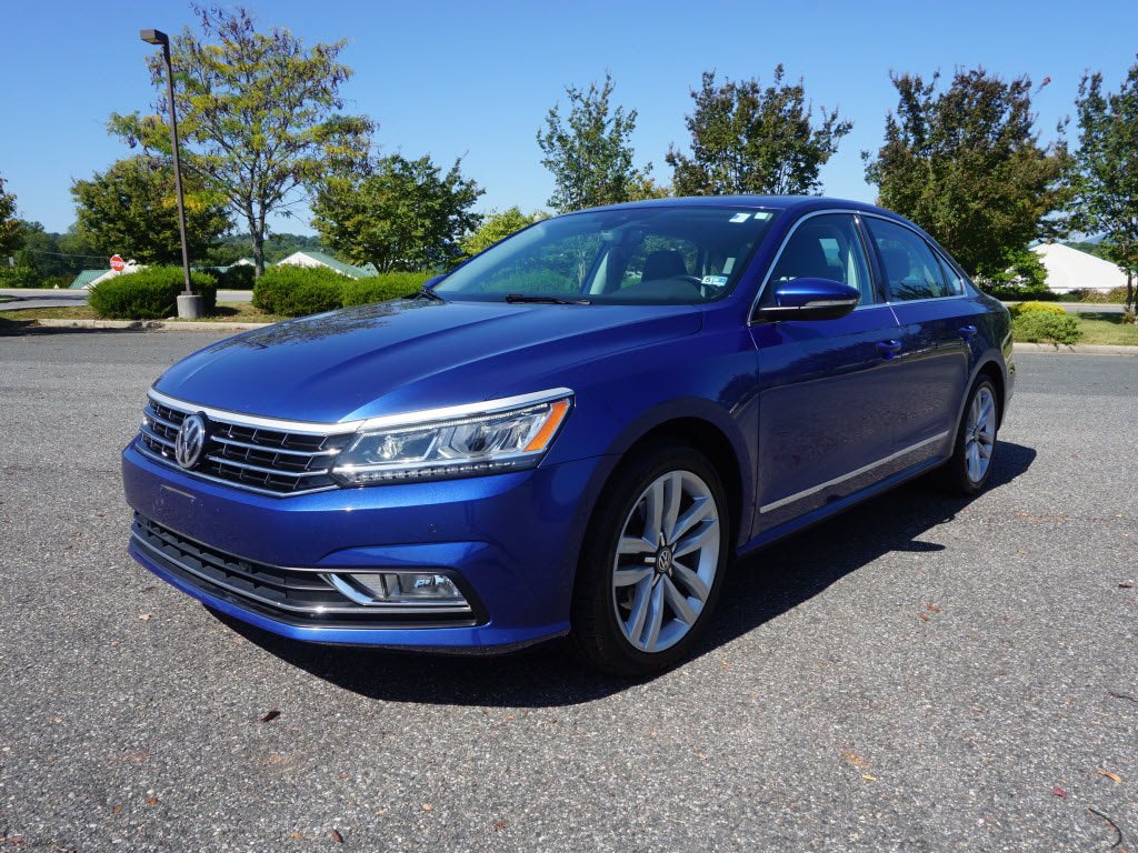 Used 2017 Volkswagen Passat 1.8T SEL Premium FWD image 7