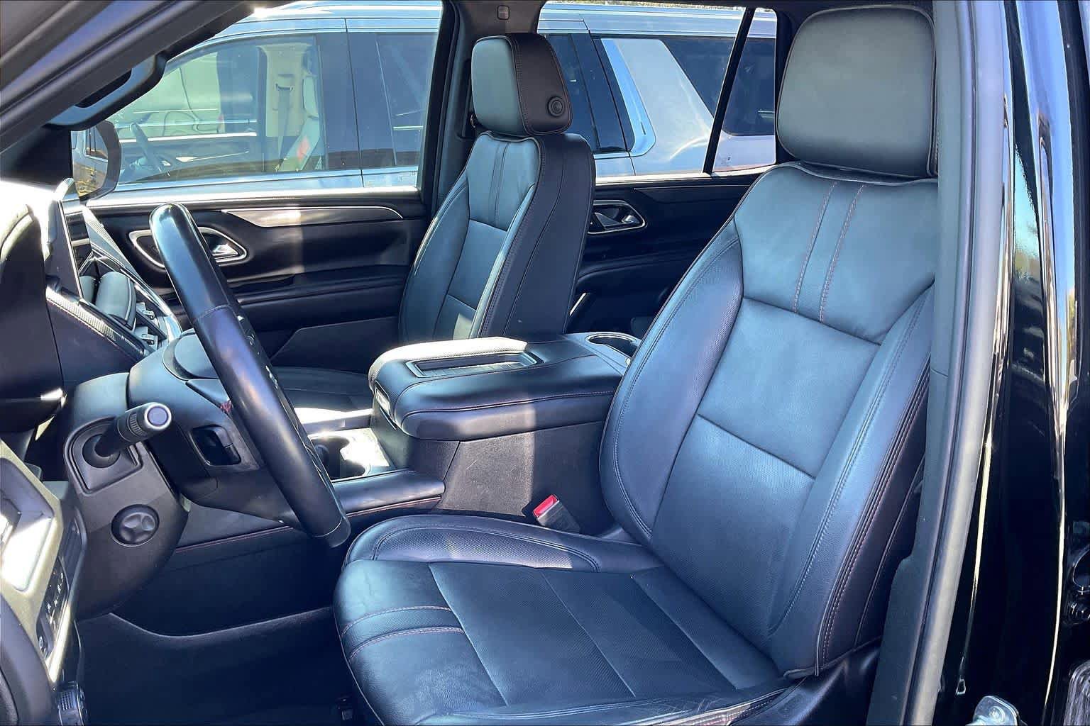 Used 2021 Chevrolet Tahoe RST w/ Luxury Package RWD image 24