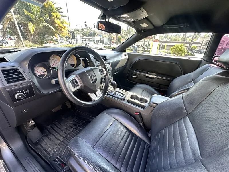 Used 2011 Dodge Challenger RWD image 11