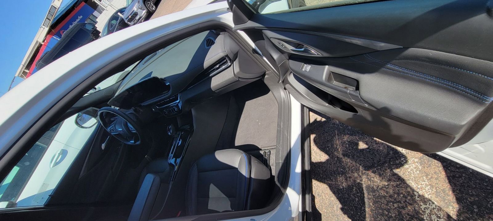 Used 2025 Buick Envista Sport Touring image 11