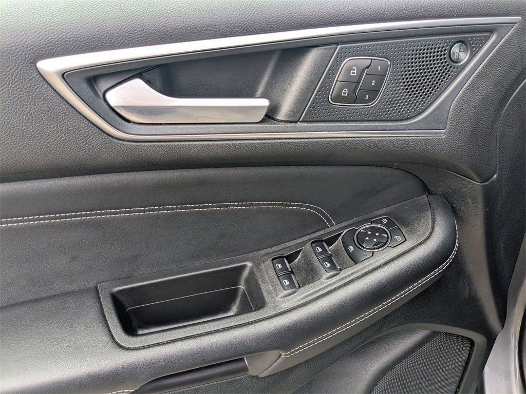 Used 2024 Ford Edge Titanium image 17