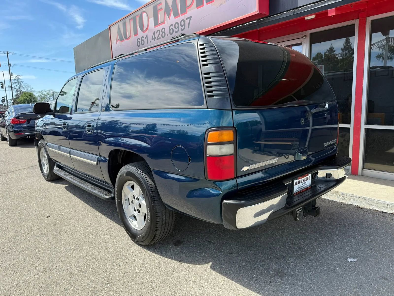 Used 2005 Chevrolet Suburban LT w/ Preferred Equipment Group image 6