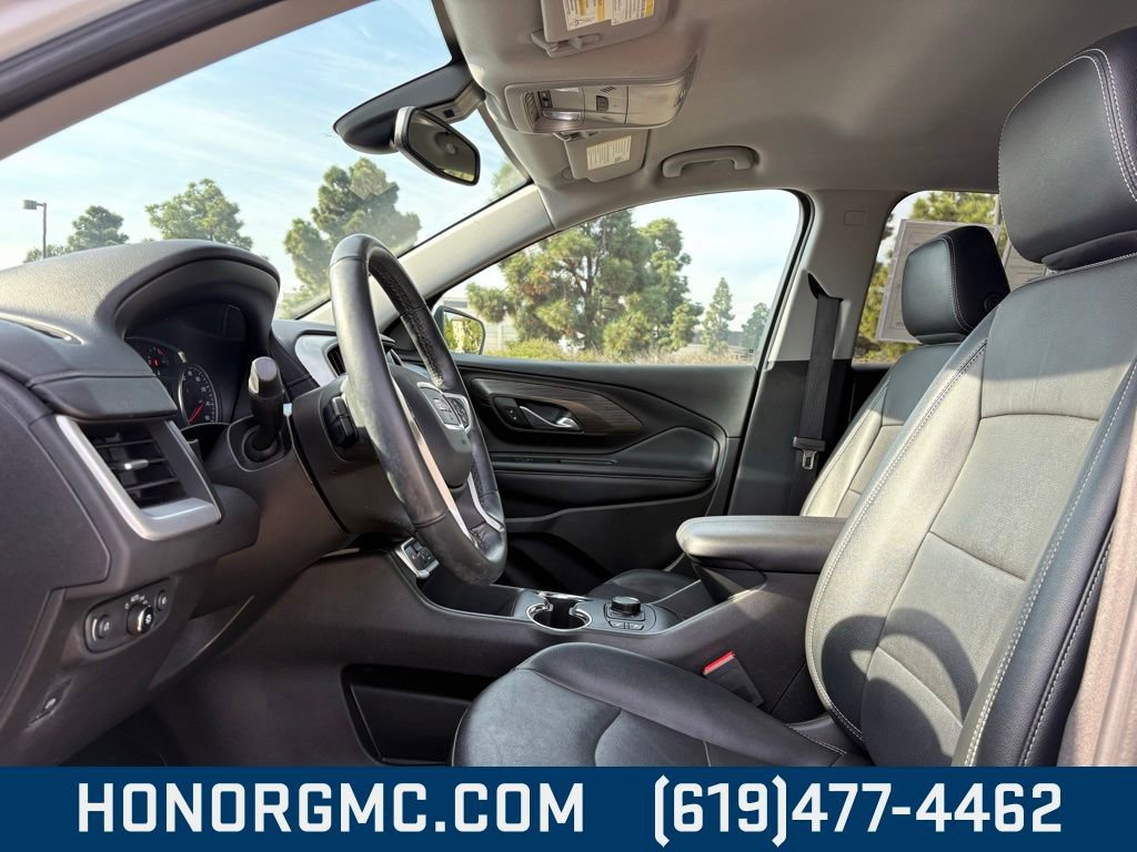 Used 2024 GMC Terrain SLT image 13