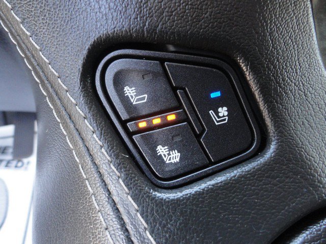 Used 2020 Chevrolet Suburban Premier w/ Premier 6.2L Value Package AWD/4WD image 21