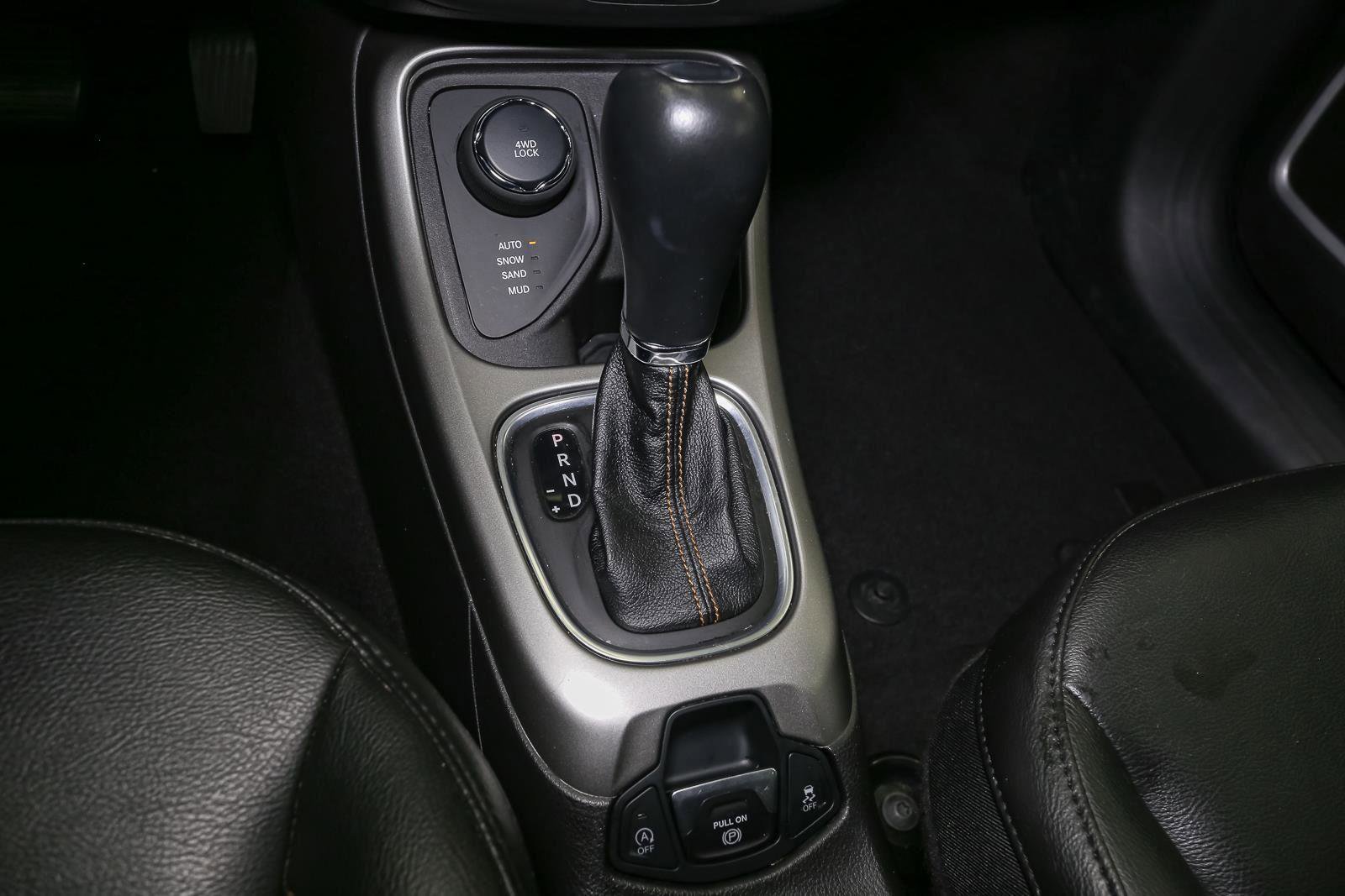 Used 2020 Jeep Compass Latitude w/ Cold Weather Group image 34