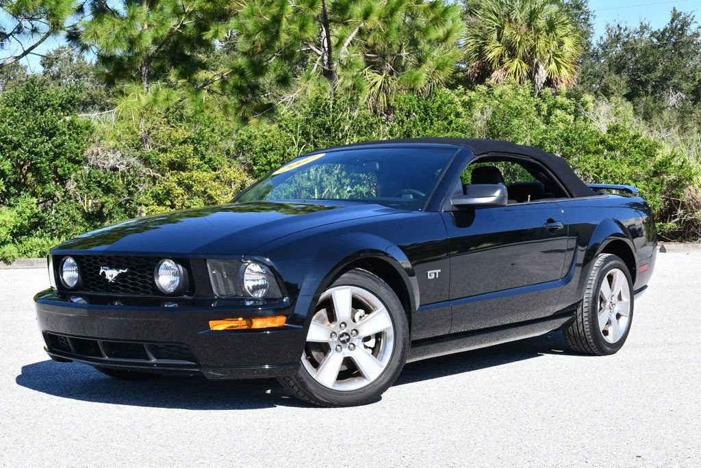Used 2007 Ford Mustang GT RWD image 2