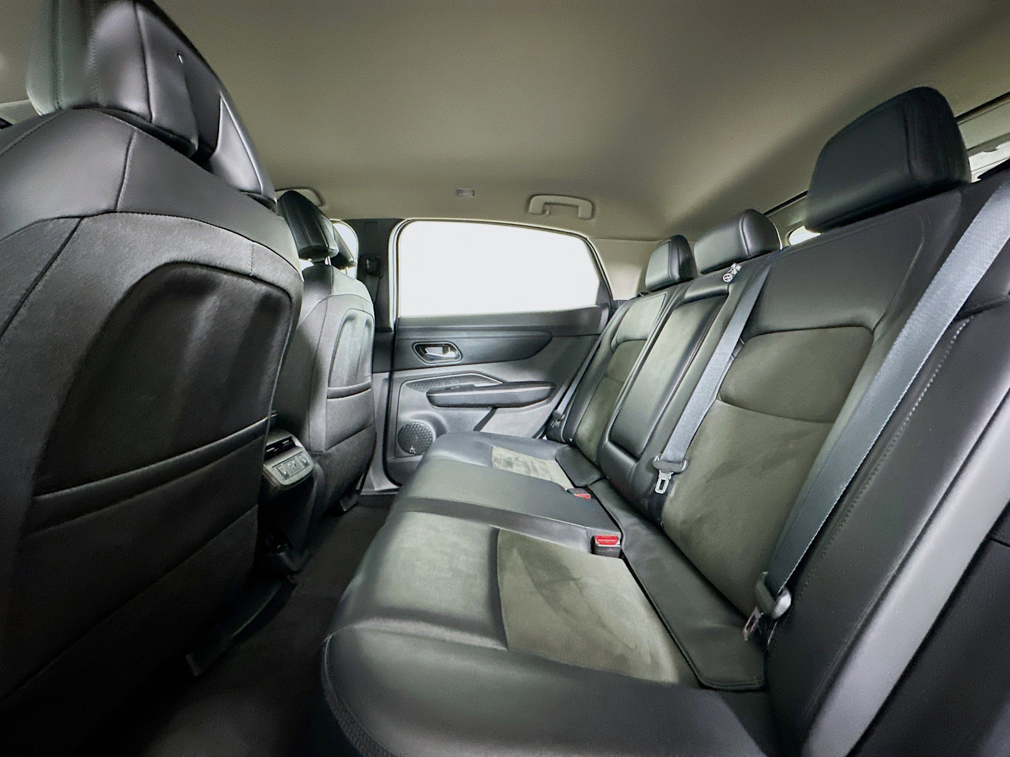 Used 2023 Nissan Ariya FWD image 28