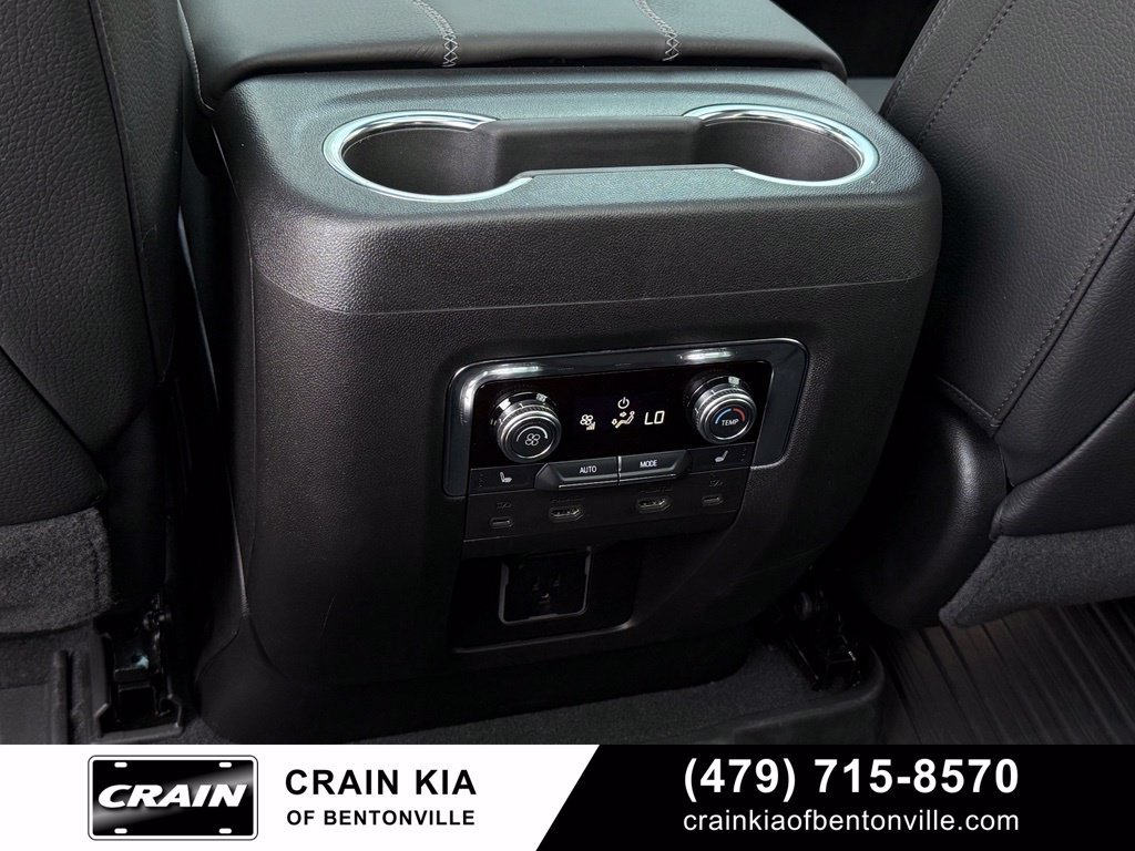 Used 2026 GMC Yukon XL Denali w/ Denali Reserve Package AWD/4WD image 28