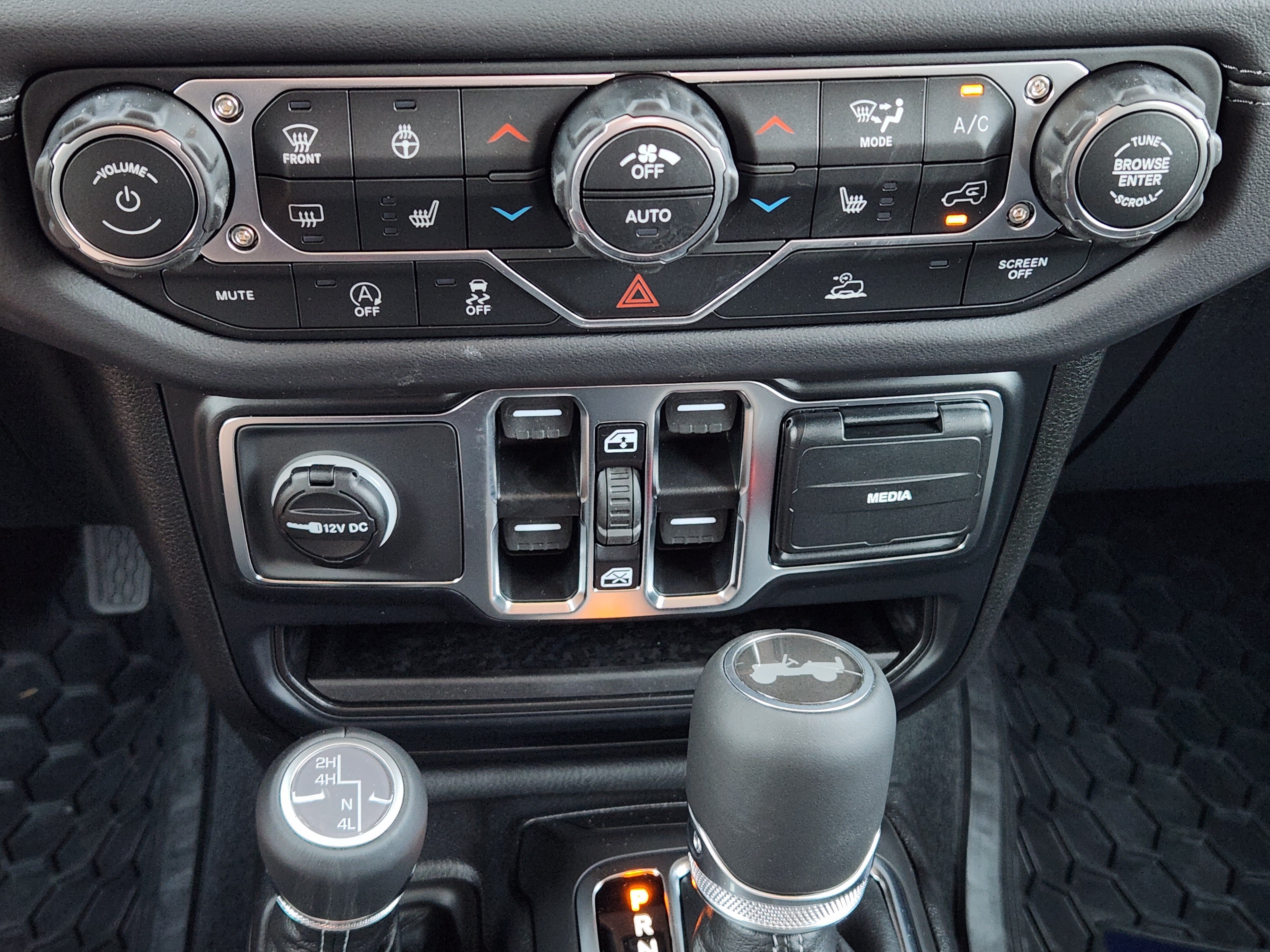 New 2026 Jeep Wrangler Unlimited Sahara AWD/4WD image 16