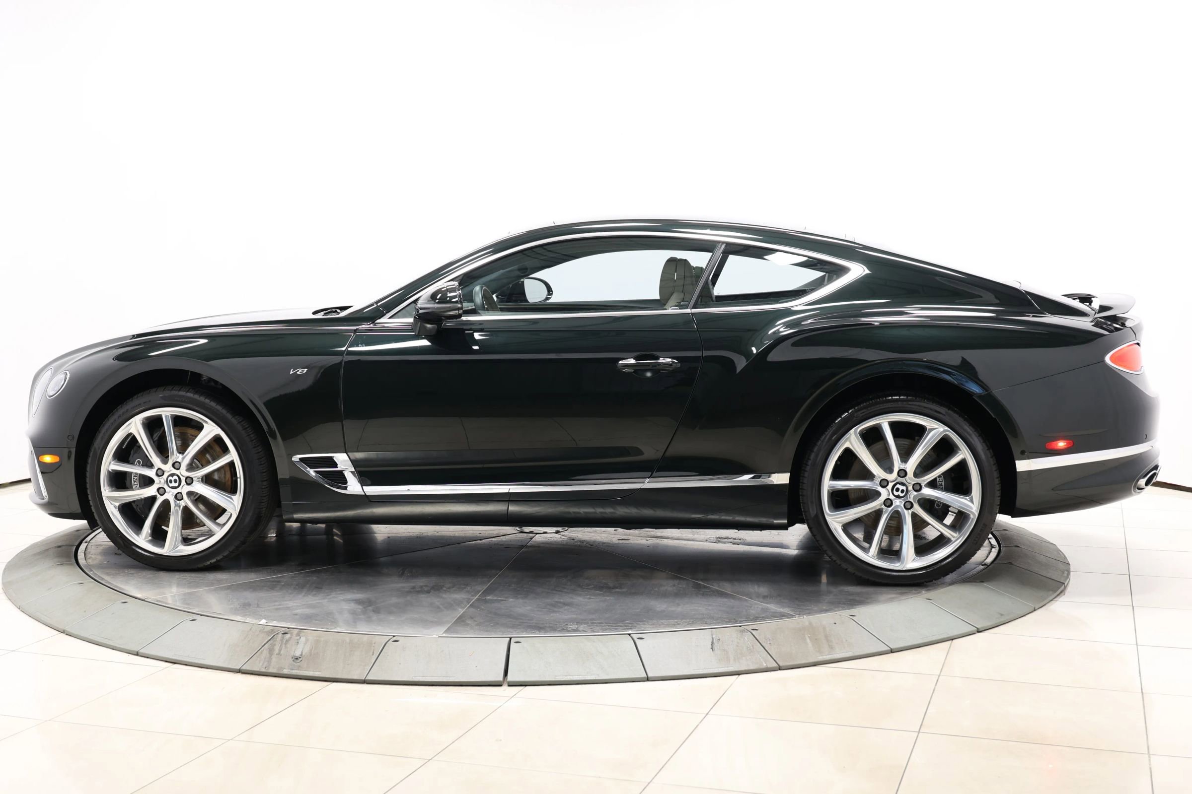 Used 2021 Bentley Continental GT image 9