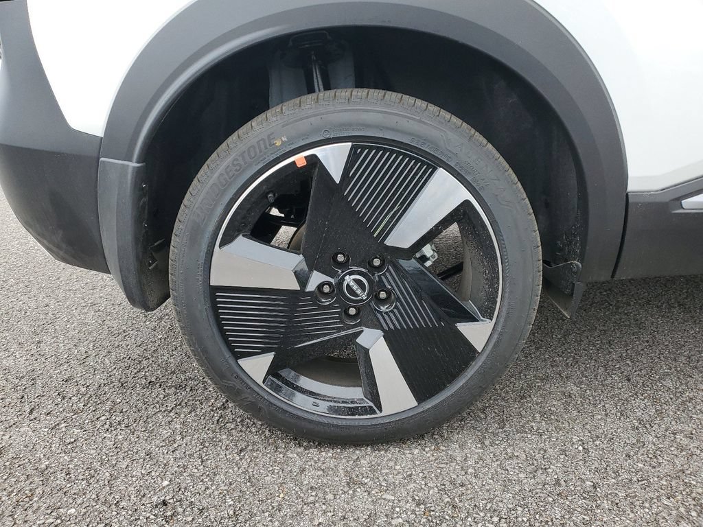 New 2026 Nissan Kicks SR w/ Cold Weather Package AWD/4WD image 5
