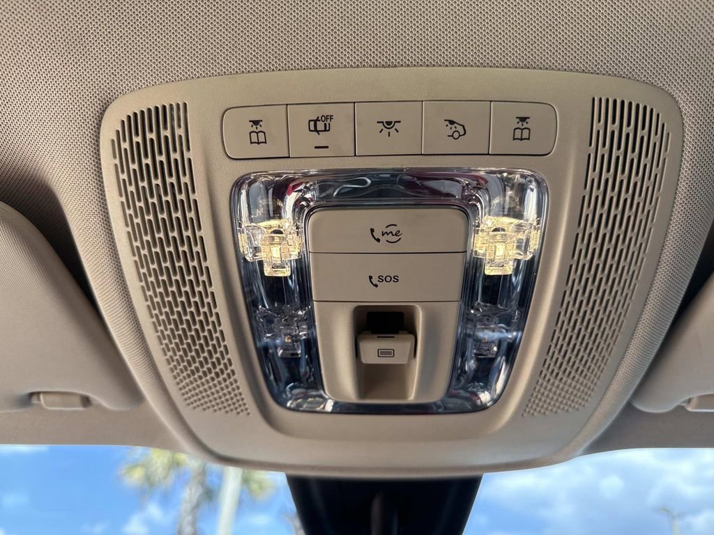 Used 2022 Mercedes-Benz GLB 250 image 45