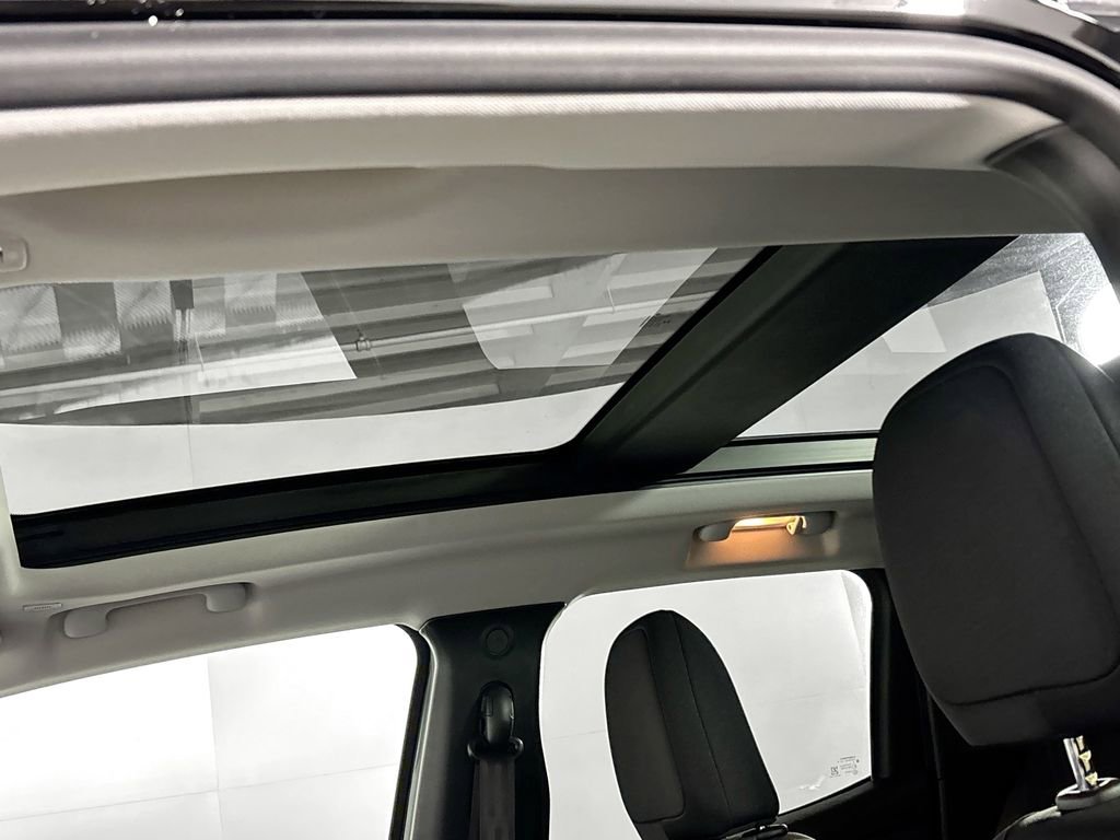 Used 2023 Jeep Renegade Latitude w/ Sun/Sound Group image 19