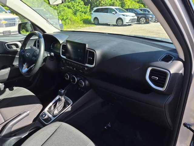 Used 2026 Hyundai Venue SEL FWD image 31