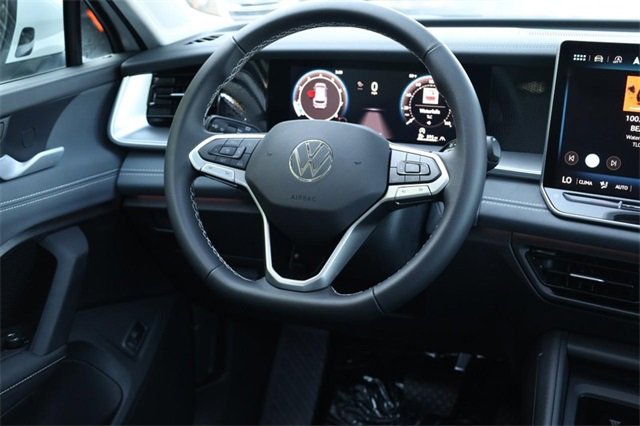 New 2025 Volkswagen Tiguan SE image 24