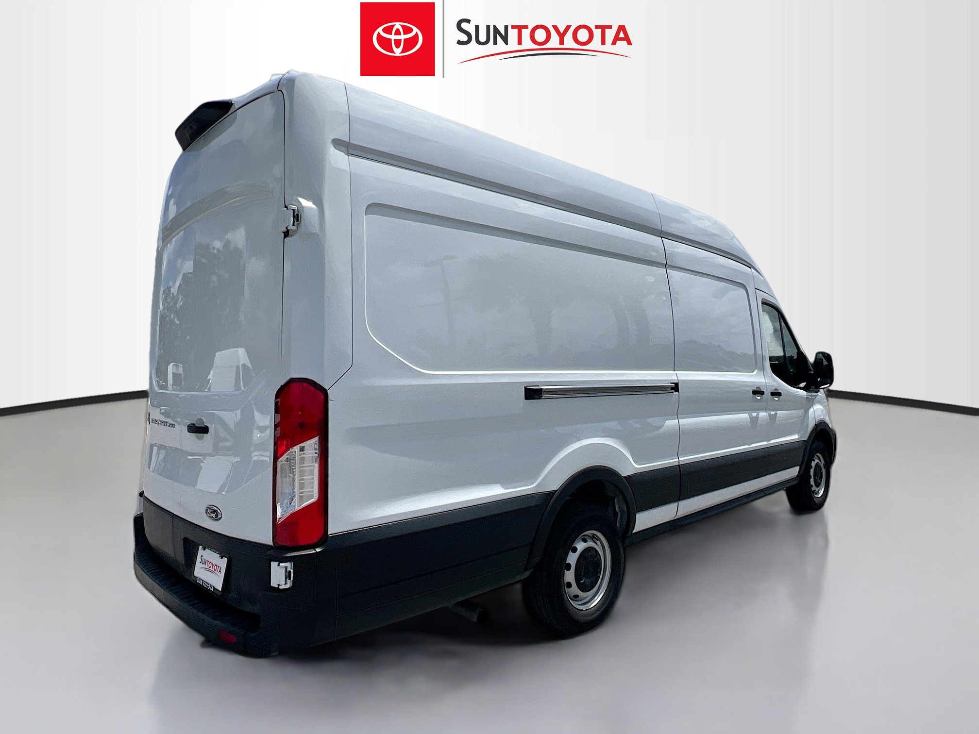 Used 2023 Ford Transit 250 148 High Roof Extended w/ Load Area Protection Package RWD image 4