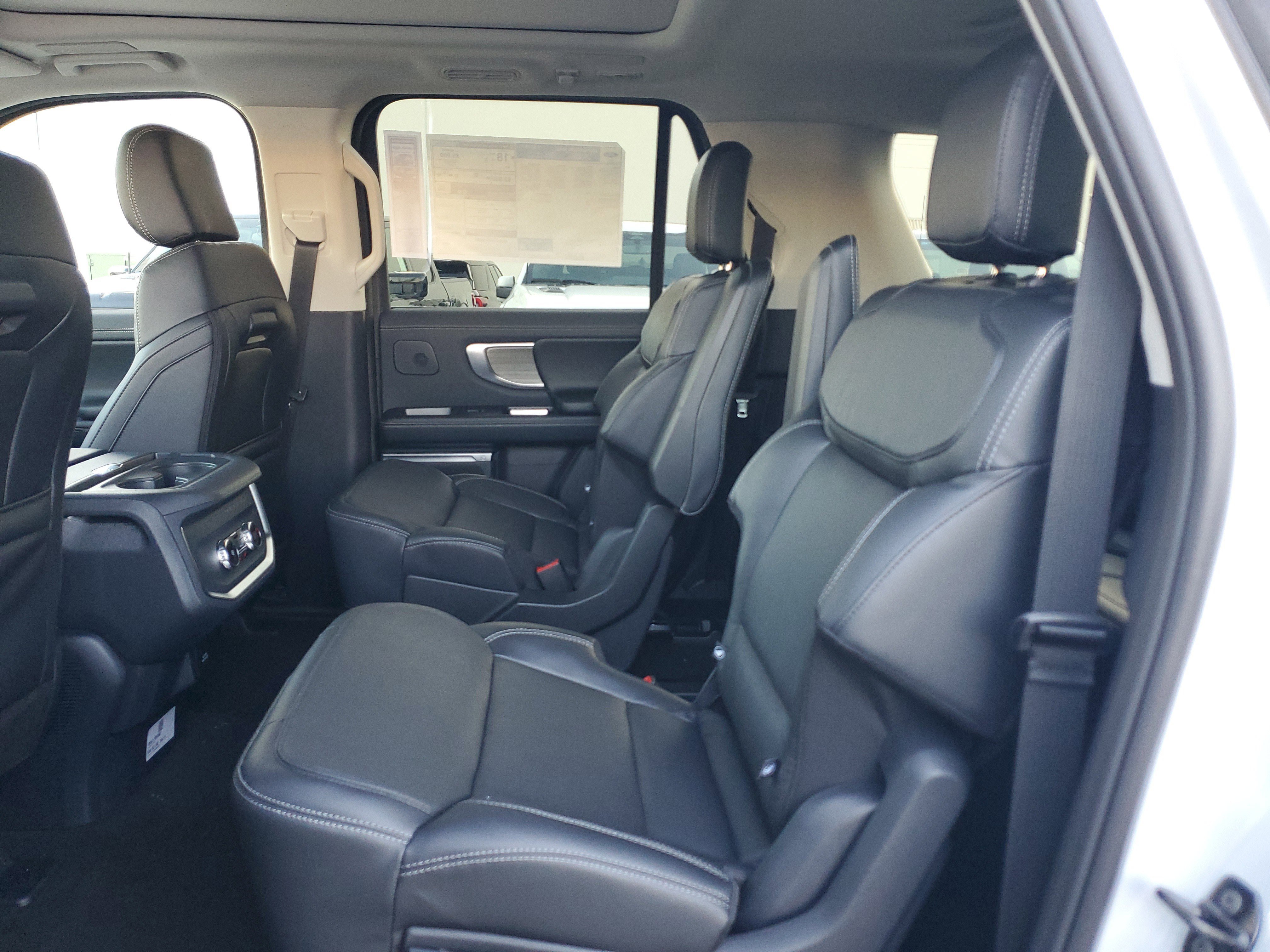 New 2025 Ford Expedition Max Platinum w/ Driver's Package image 11