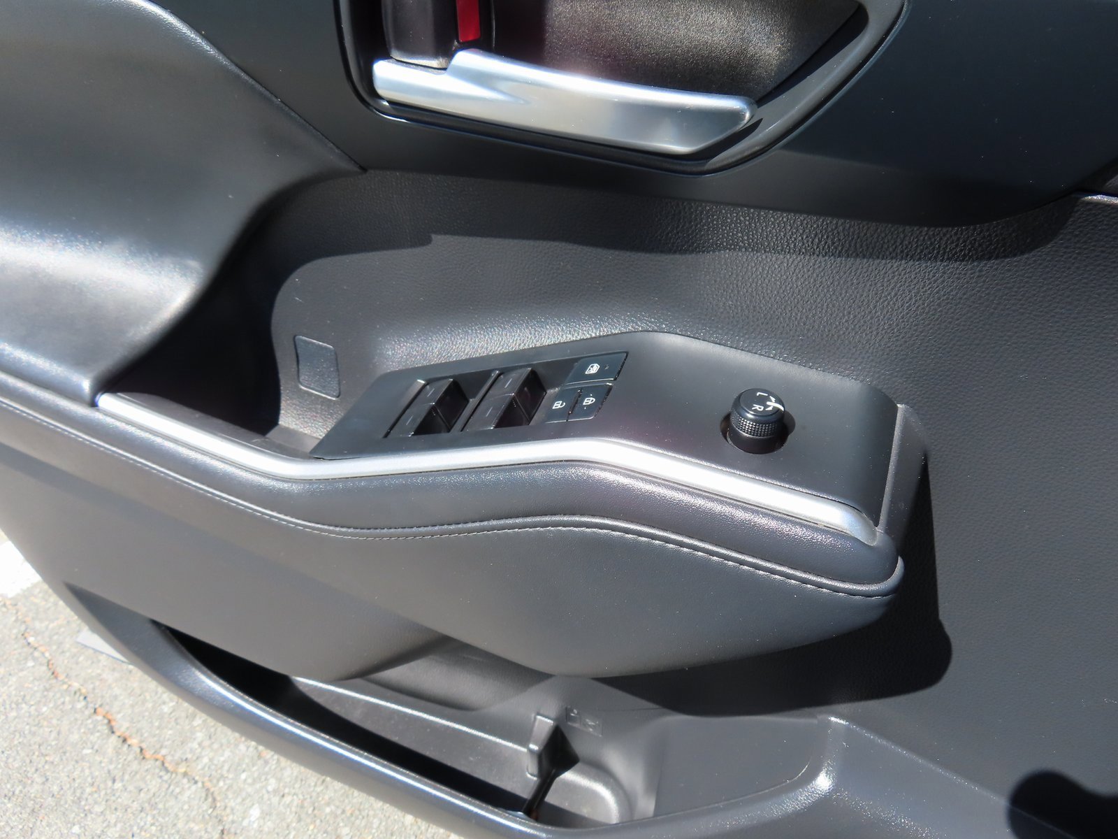 Used 2022 Toyota Highlander XLE image 14