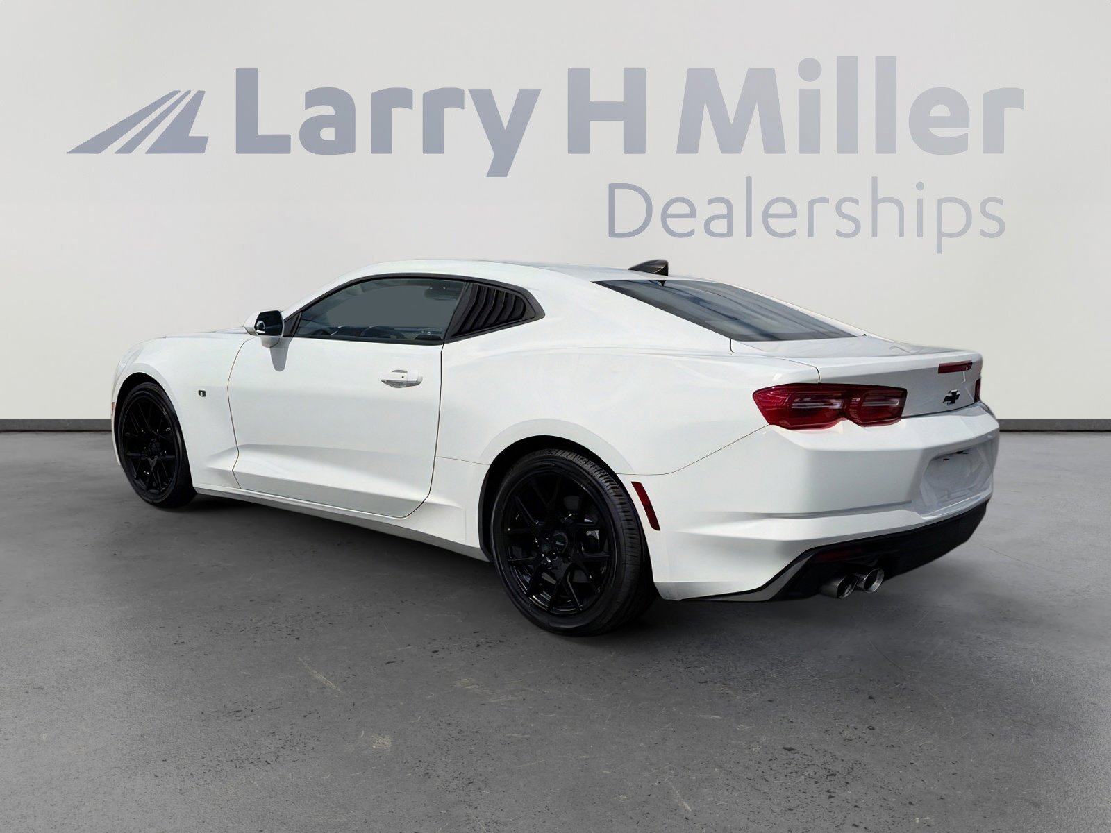 Used 2021 Chevrolet Camaro LT image 3