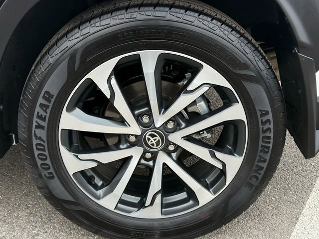 Certified 2025 Toyota Corolla Cross XLE image 36