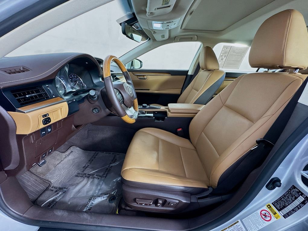 Used 2016 Lexus ES 350 w/ Premium Package w/Wood Trim FWD image 15